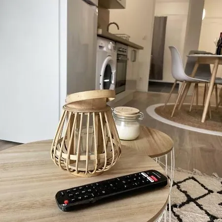 Lägenhet Superbe: Parking Gratuit + Wifi + Balcon