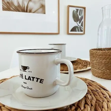 Apartment Superbe: Parking Gratuit + Wifi + Balcon